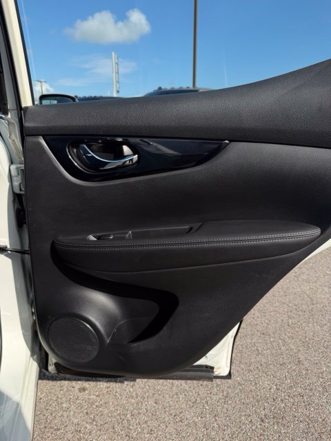 Used 2017 Nissan Rogue Sport SV FWD image 16