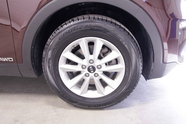 Used 2020 Kia Sorento LX image 11