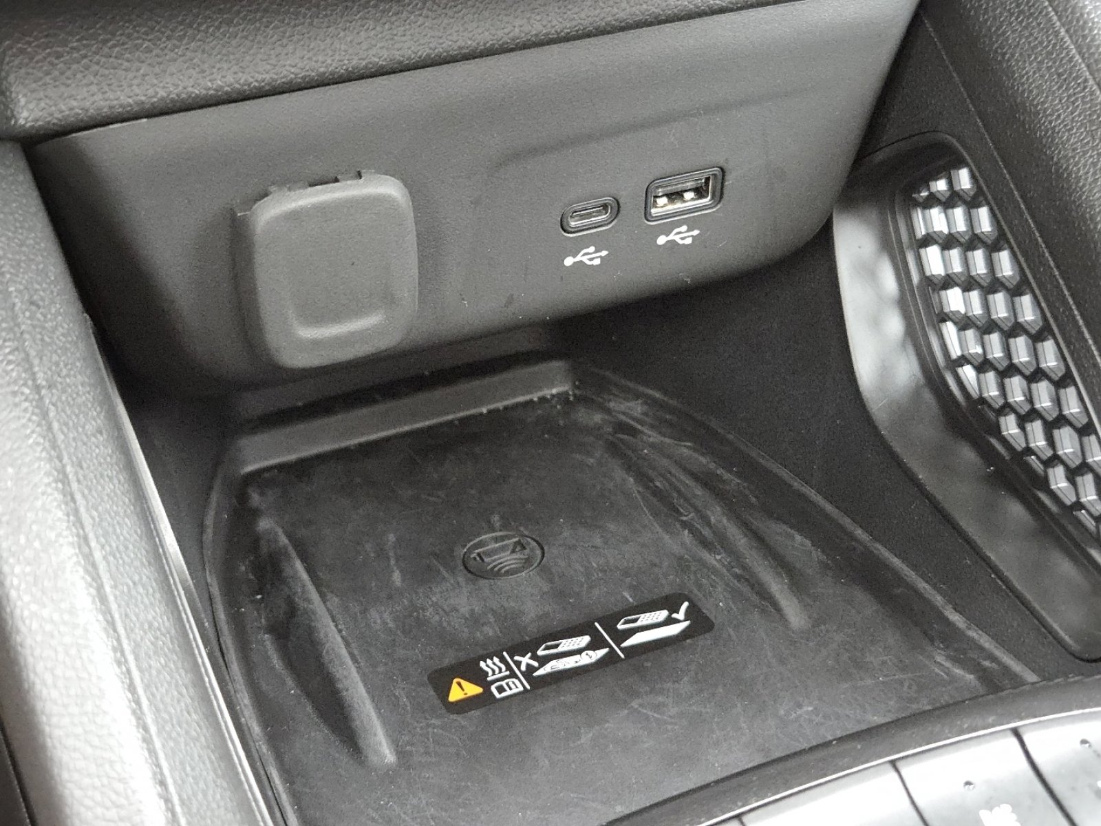 Used 2025 Chevrolet TrailBlazer RS w/ Convenience Package FWD image 6