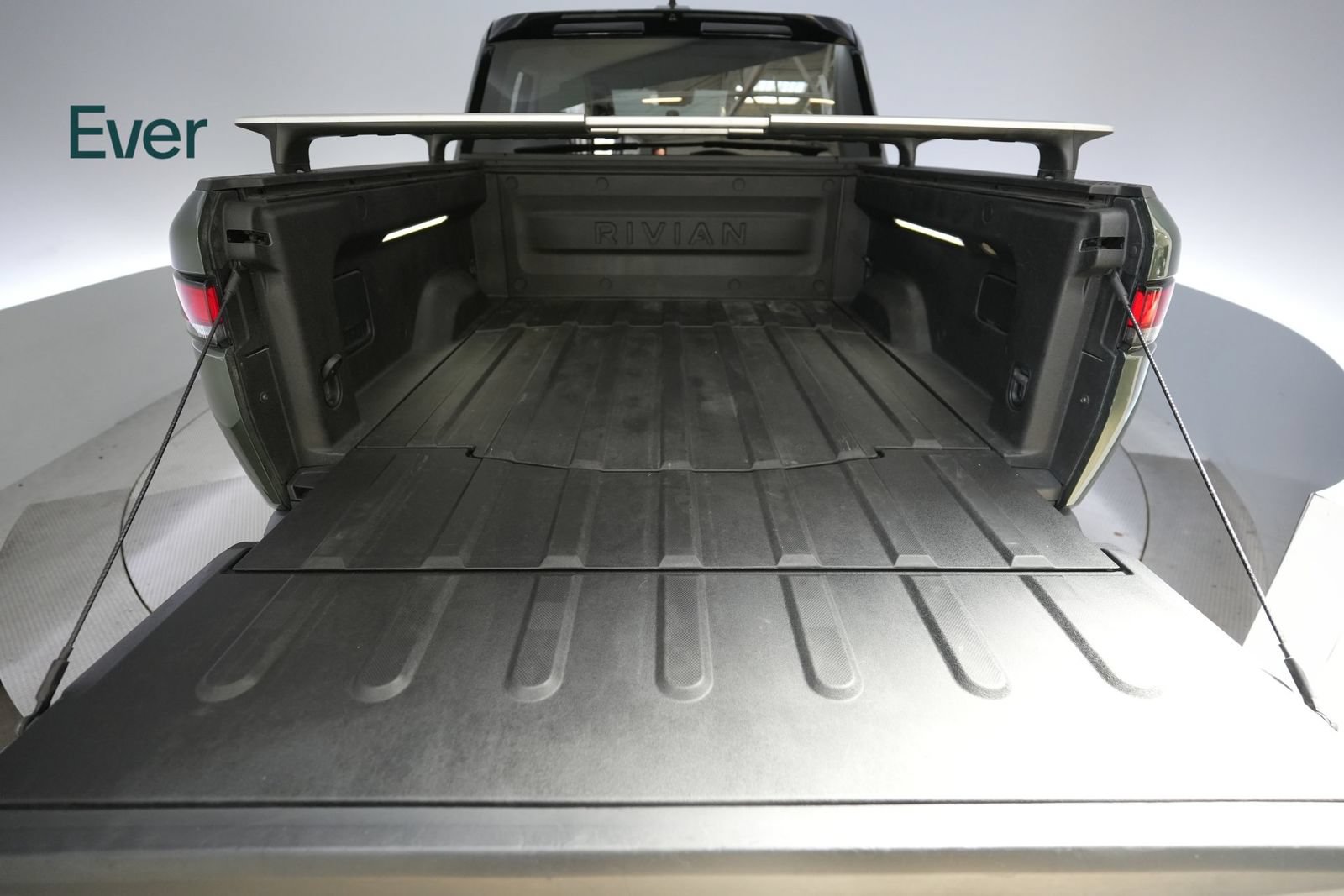 Used 2022 Rivian R1T Adventure AWD/4WD image 8