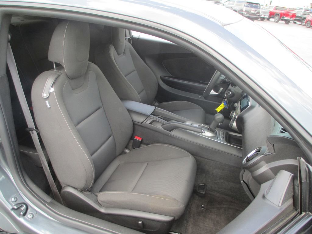 Used 2010 Chevrolet Camaro LT RWD image 17