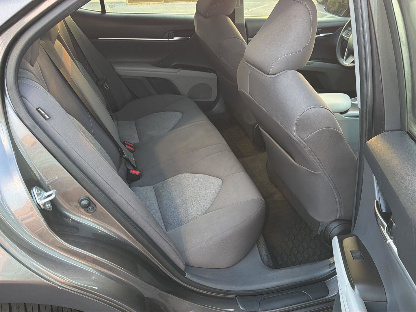 Used 2022 Toyota Camry LE FWD image 12