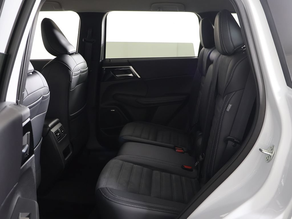 New 2026 Mitsubishi Outlander SE AWD/4WD image 32