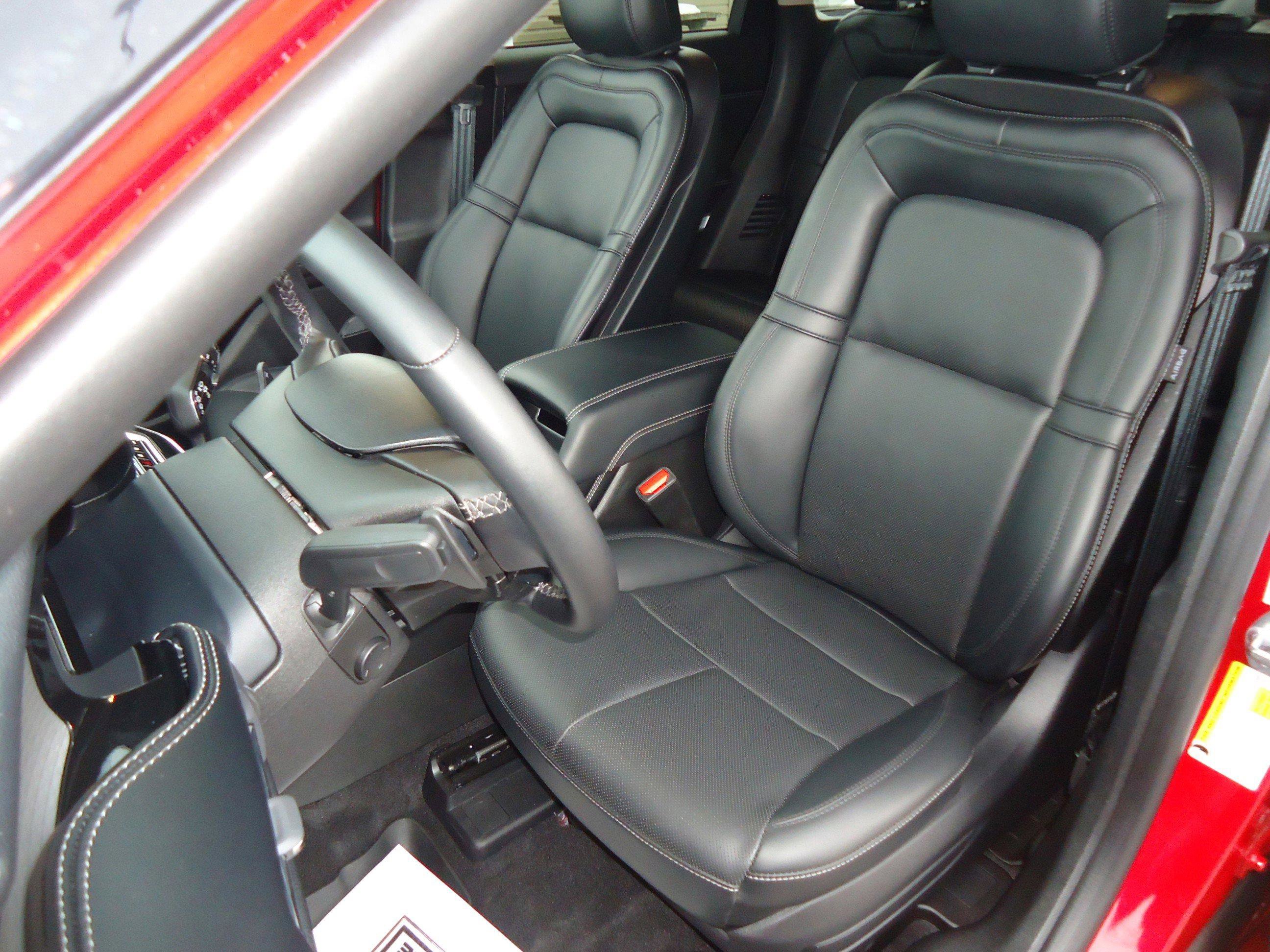 Used 2025 Lincoln Corsair AWD w/ Equipment Group 101A image 17