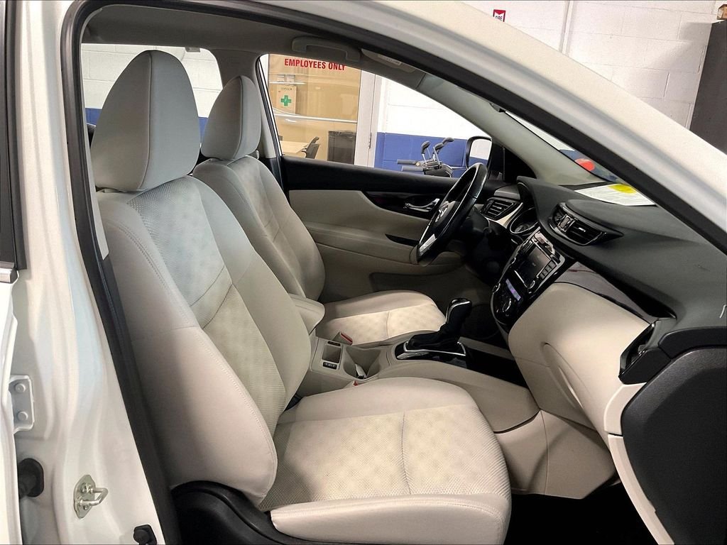 Used 2022 Nissan Rogue Sport SV AWD/4WD image 11