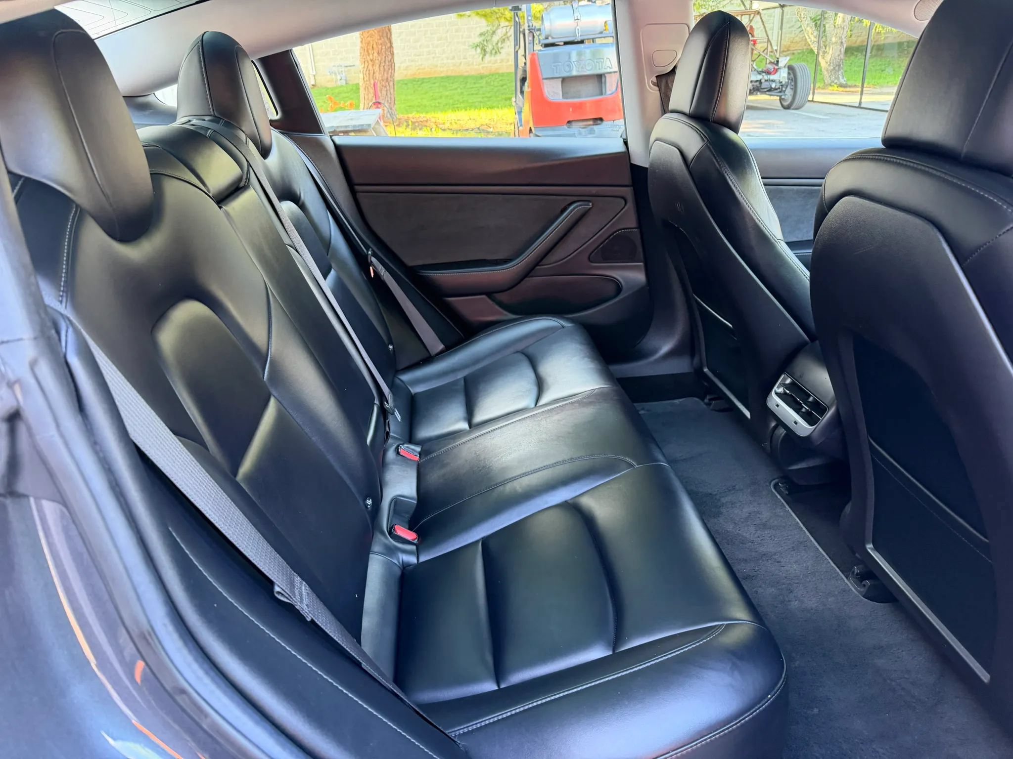 Used 2018 Tesla Model 3 Long Range RWD image 19