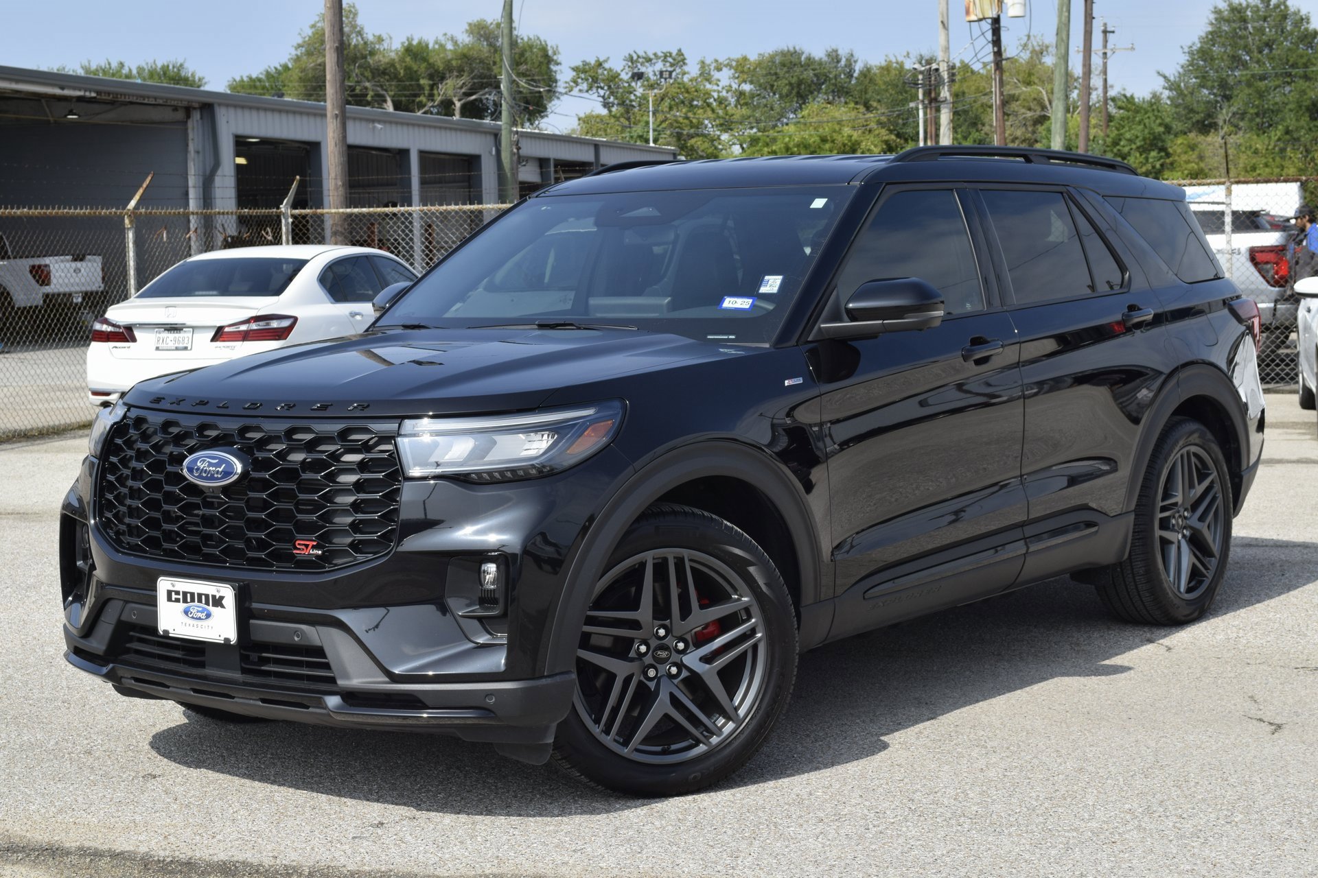Used 2025 Ford Explorer ST-Line w/ Premium Package