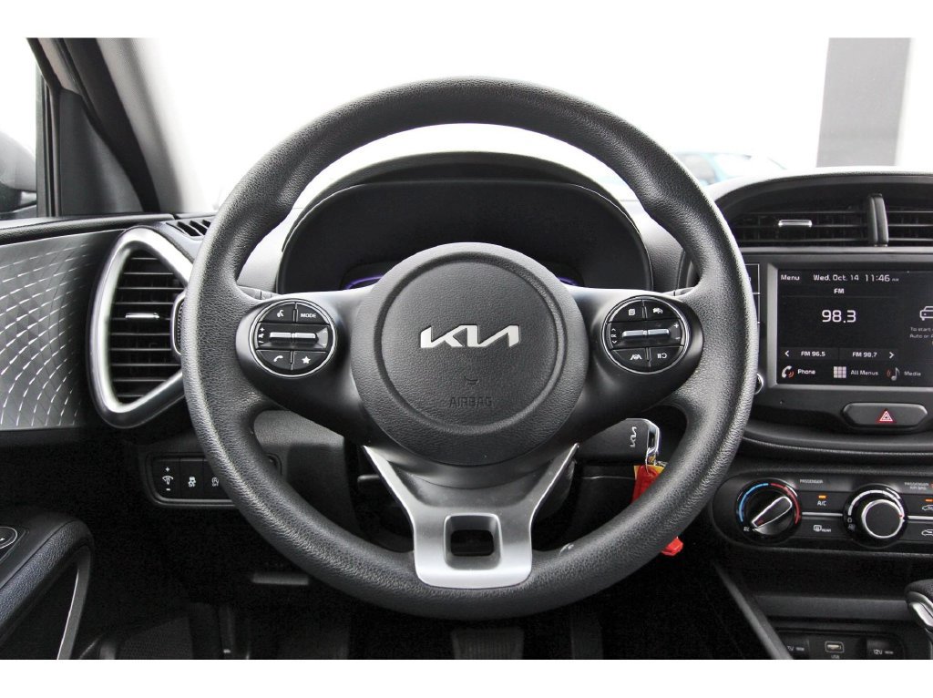 Used 2025 Kia Soul LX w/ LX Technology Package FWD image 15