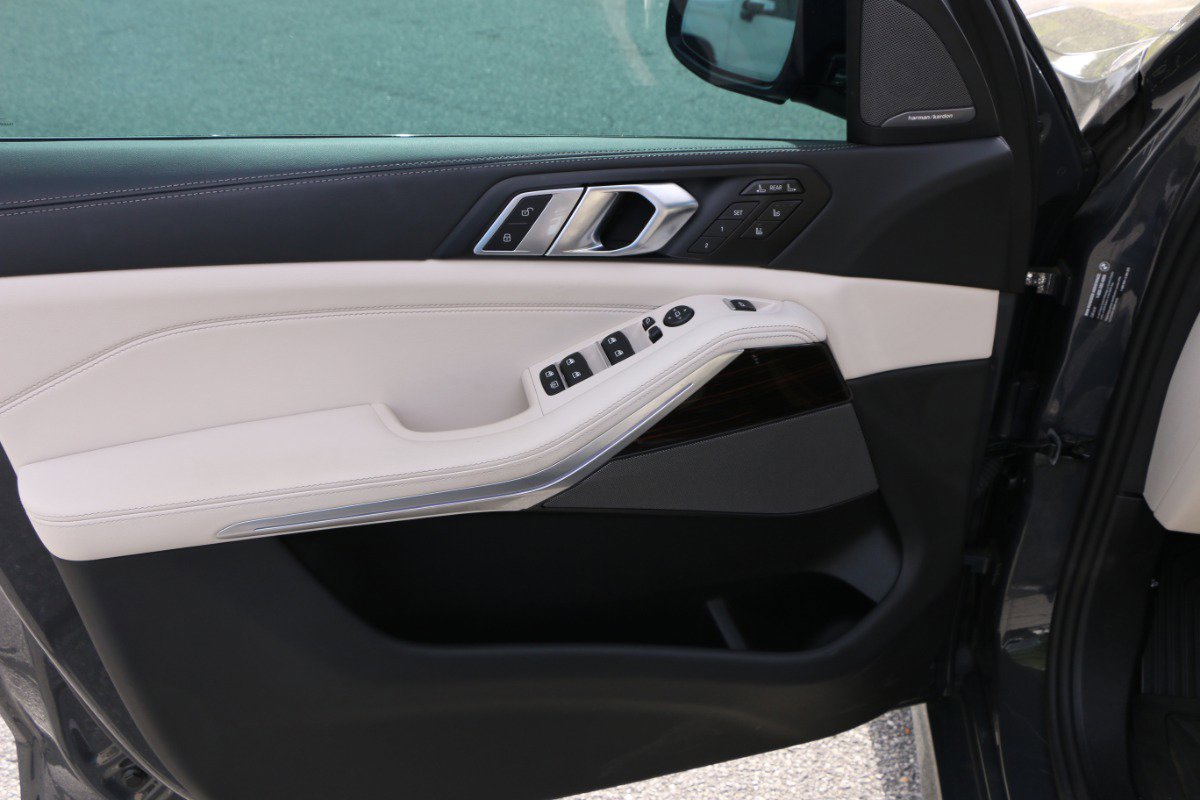 Used 2026 BMW X7 xDrive40i w/ Executive Package image 17