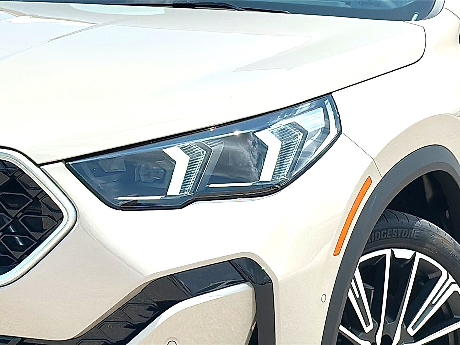 New 2026 BMW X2 xDrive28i w/ Technology Package AWD/4WD image 4