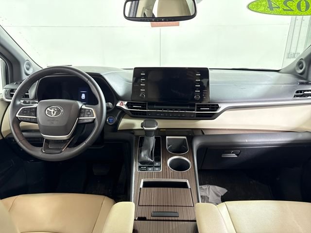 Certified 2024 Toyota Sienna XLE w/ XLE Plus Package image 16