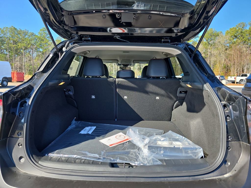 New 2026 Nissan Kicks SR FWD image 16