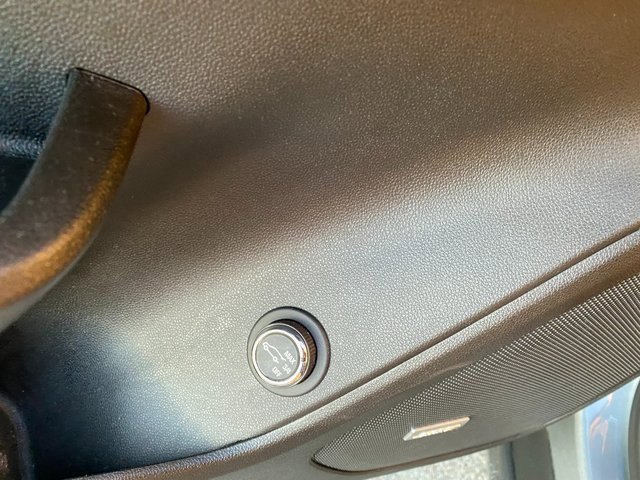 Used 2025 Chevrolet Blazer RS image 19