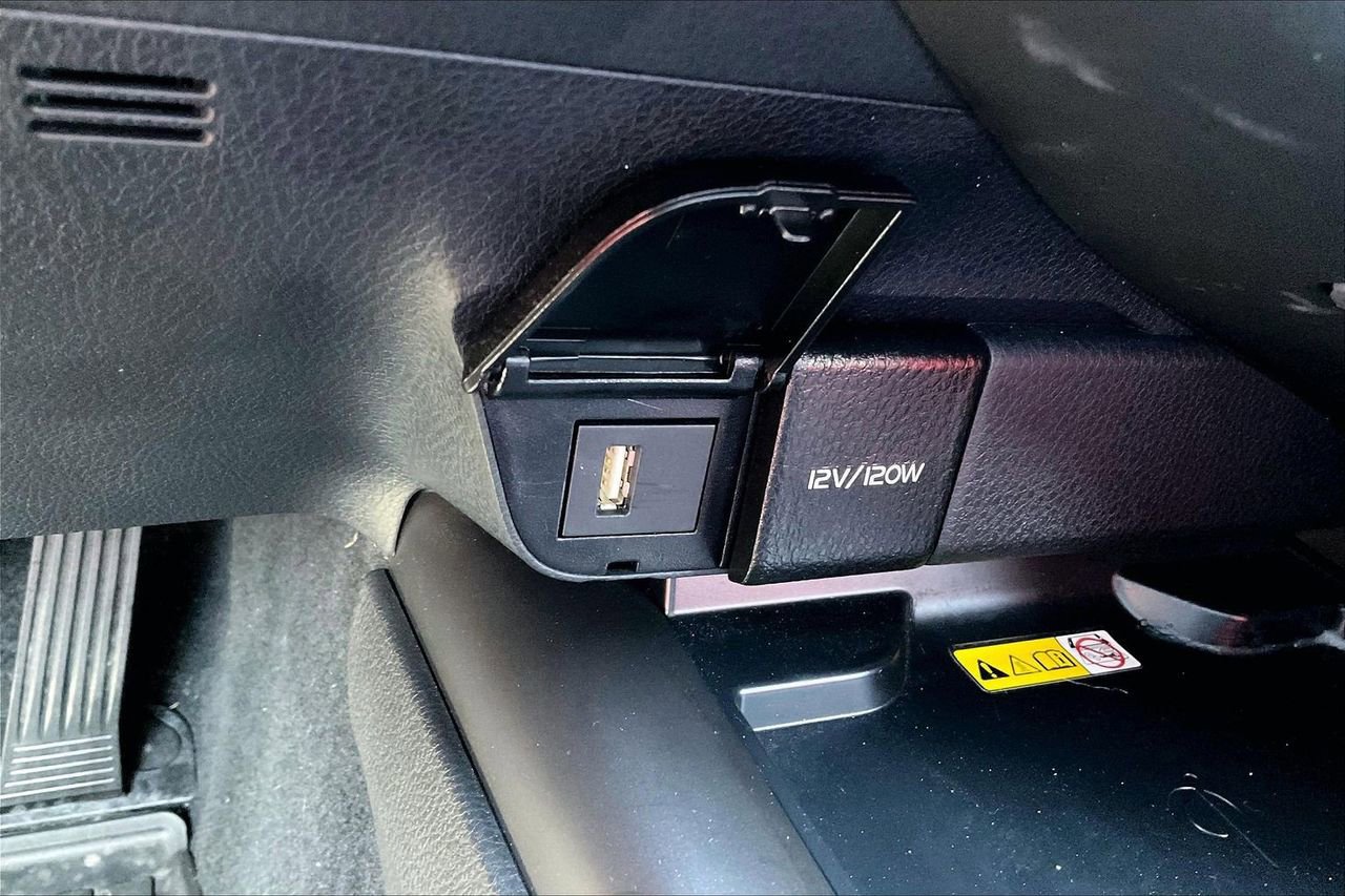 Used 2023 Toyota Camry XSE w/ Navigation Package AWD/4WD image 19