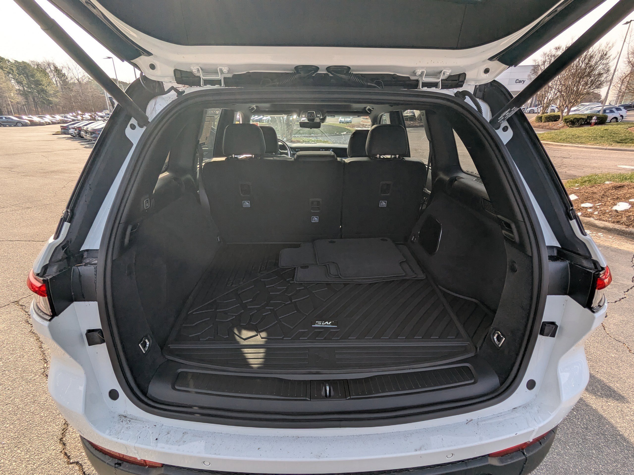 Used 2024 Jeep Grand Cherokee Trailhawk w/ Advanced Protech Group II image 16