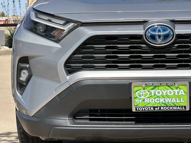 Used 2022 Toyota RAV4 XLE Premium AWD/4WD image 8