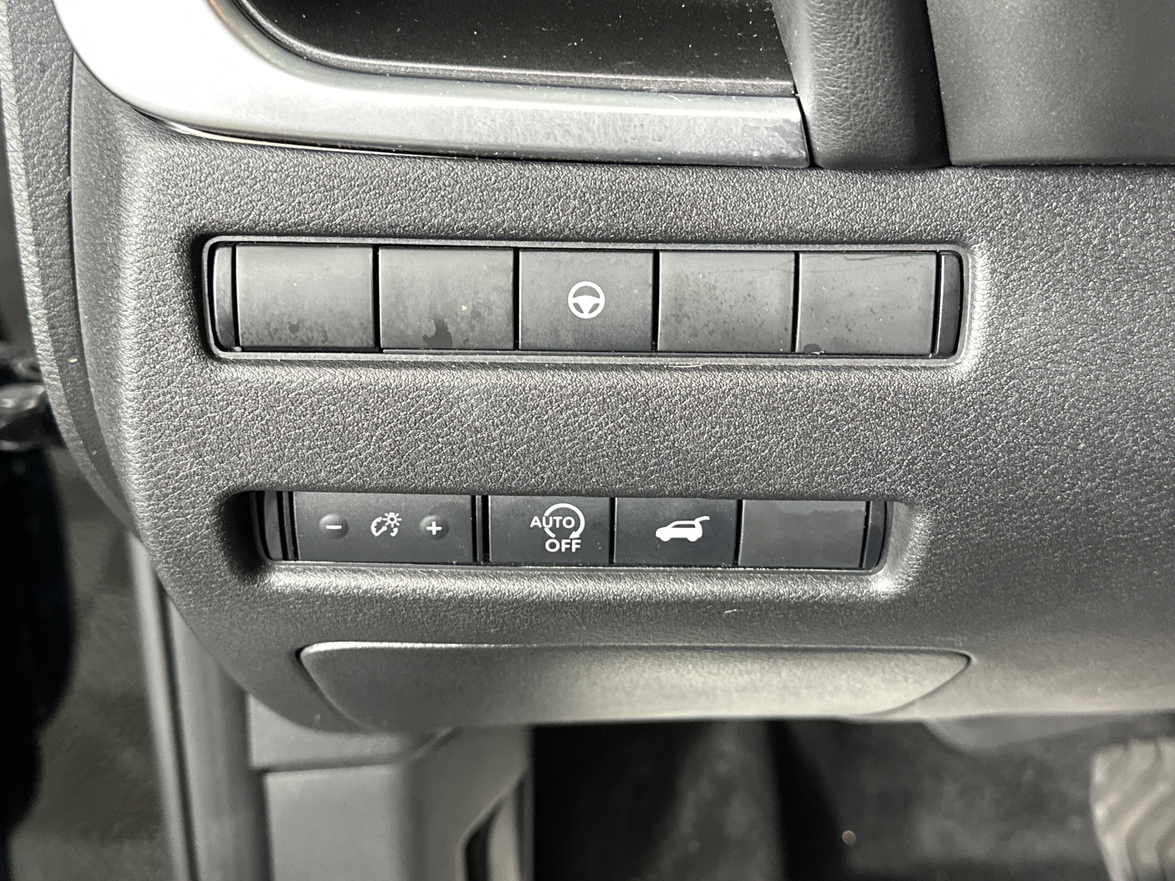 Certified 2025 Nissan Rogue SV w/ SV Premium Package image 29