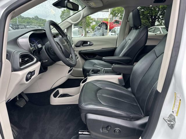 Used 2022 Chrysler Pacifica Touring-L AWD/4WD image 21