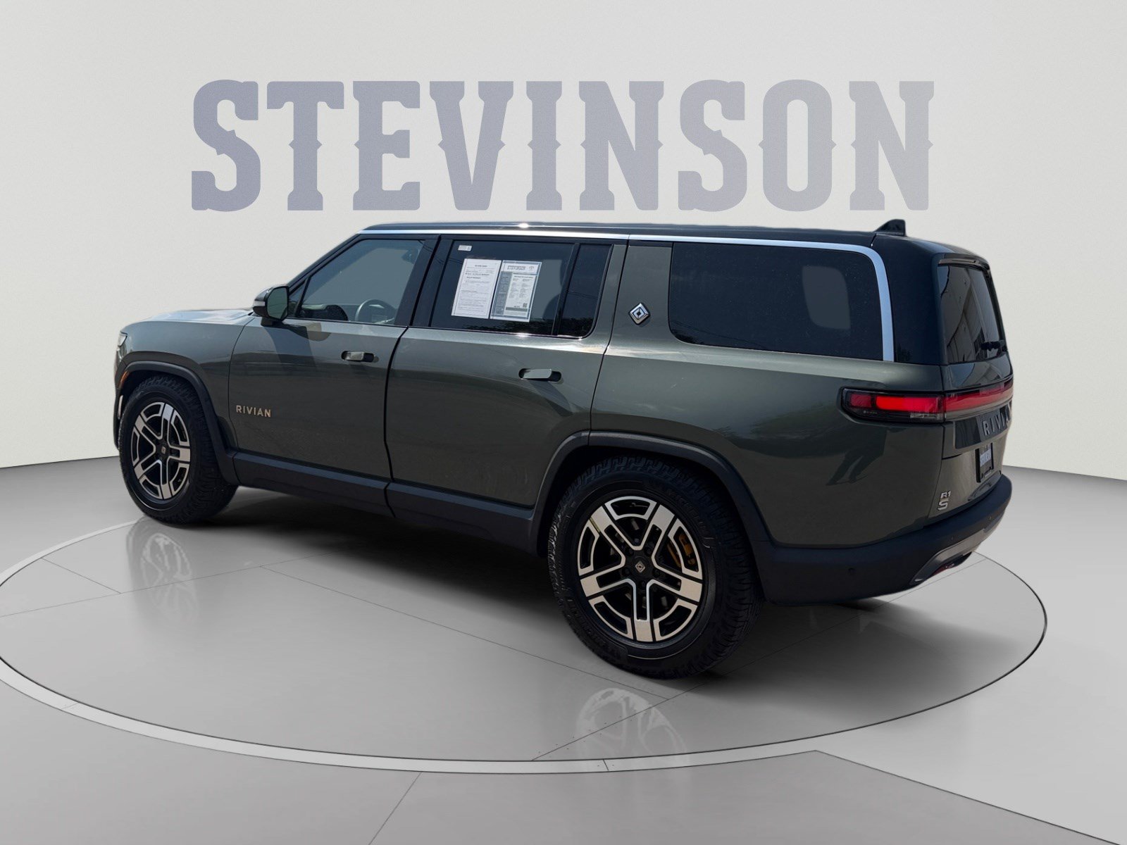 Used 2022 Rivian R1S Launch Edition AWD/4WD image 3
