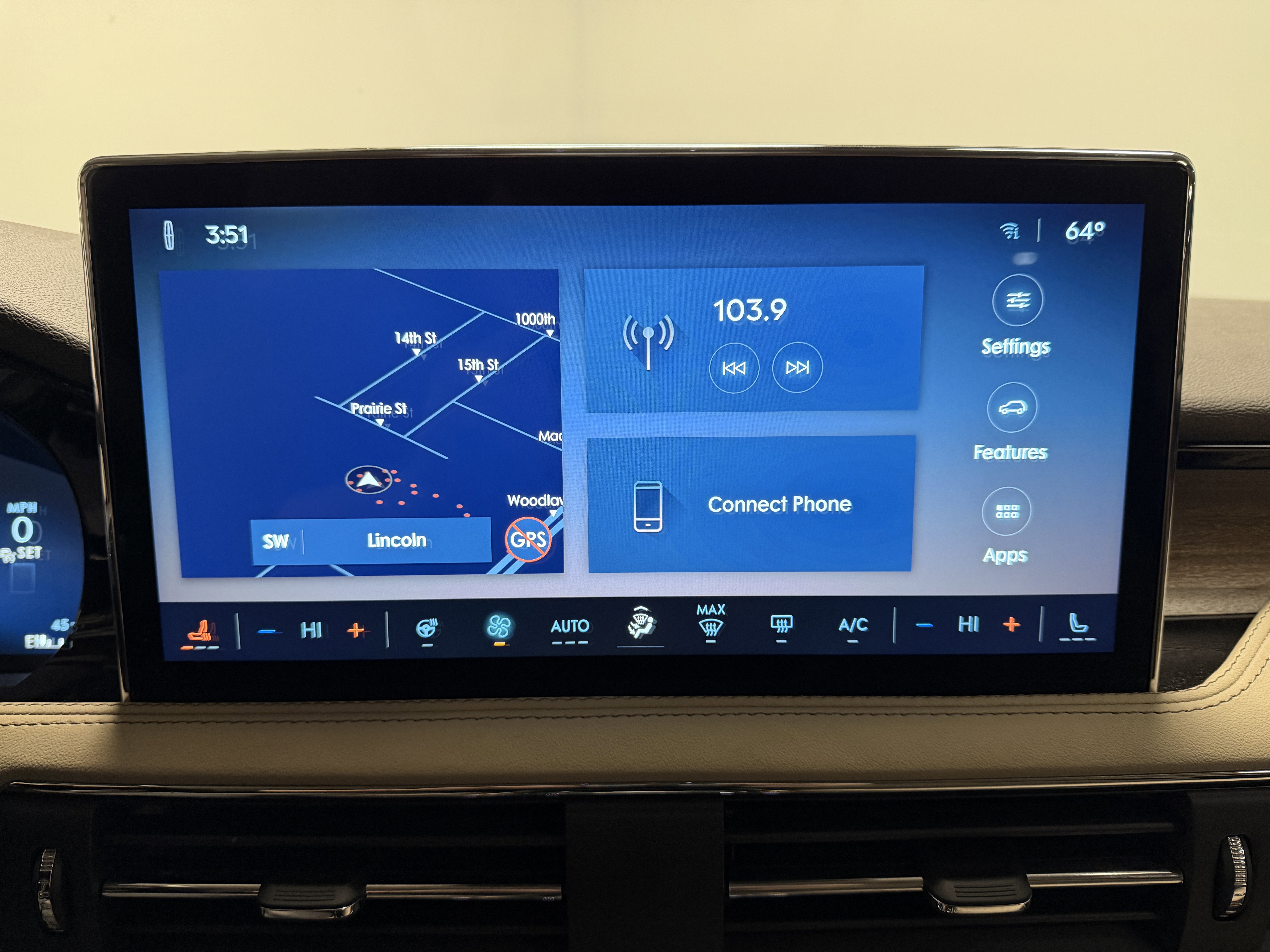 Used 2023 Lincoln Corsair Reserve w/ Equipment Group 201A image 8