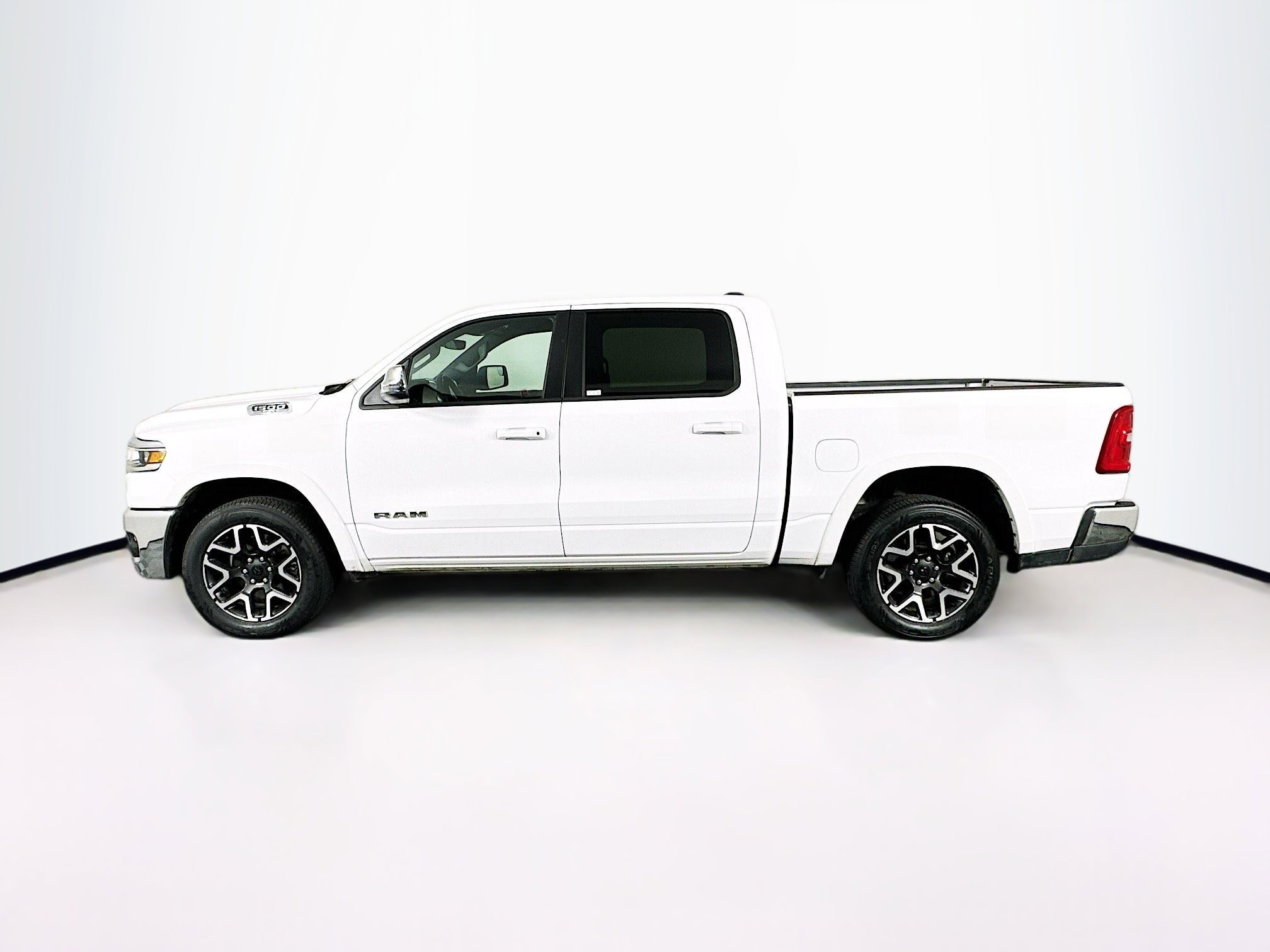 Used 2025 RAM 1500 Laramie image 4