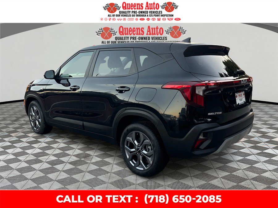 Used 2023 Kia Seltos LX AWD/4WD image 4