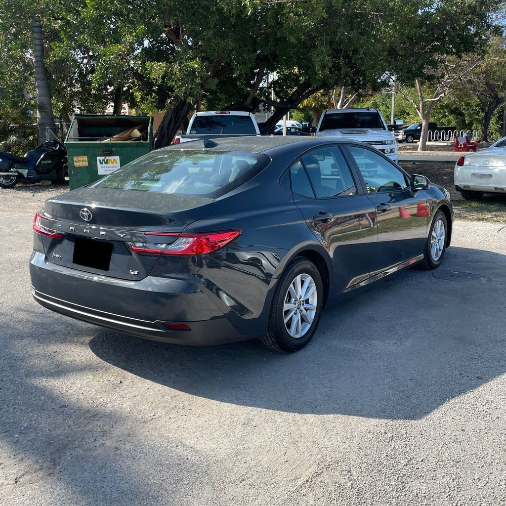 Used 2025 Toyota Camry LE image 6