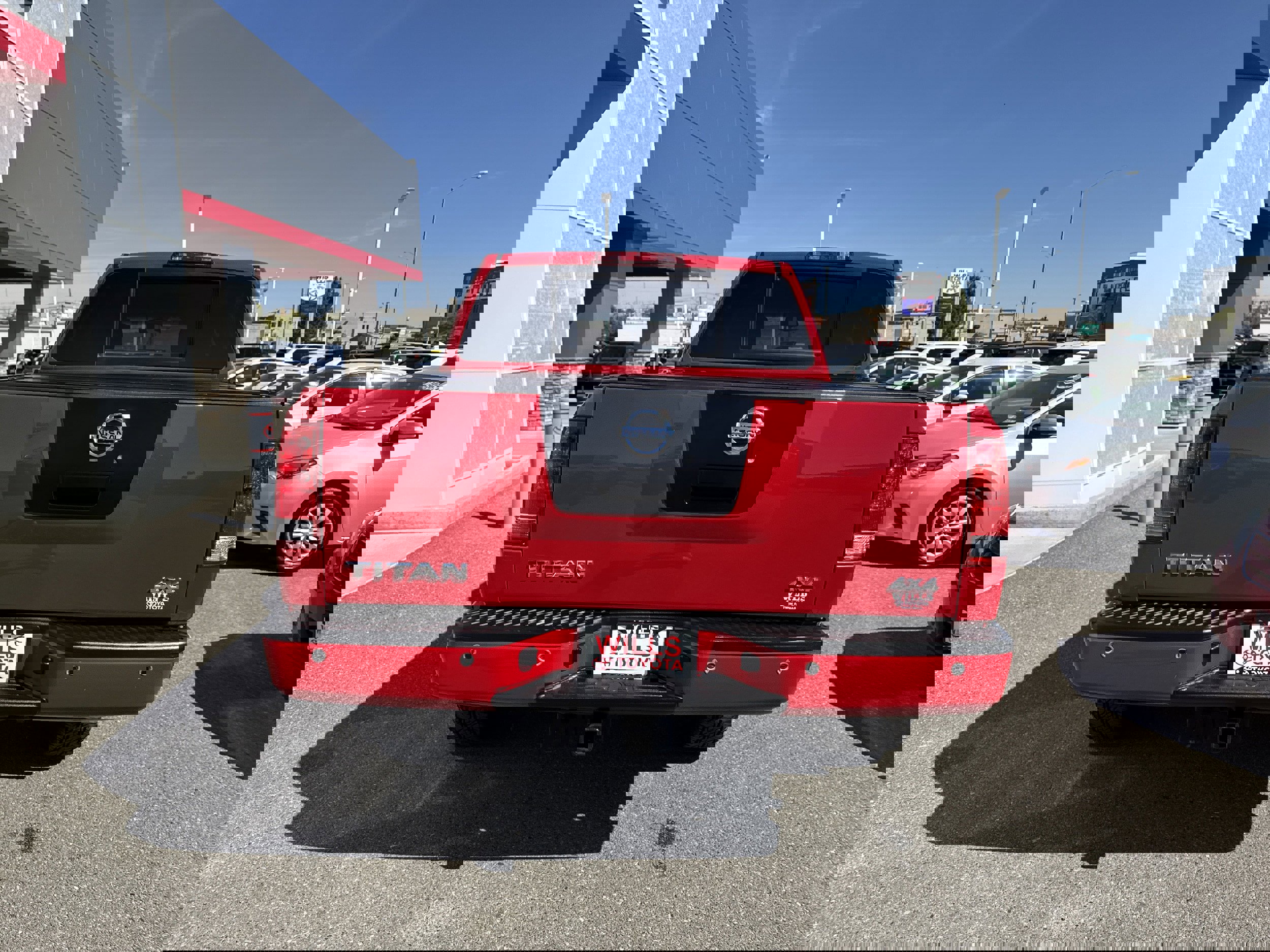 Used 2012 Nissan Titan SV image 7