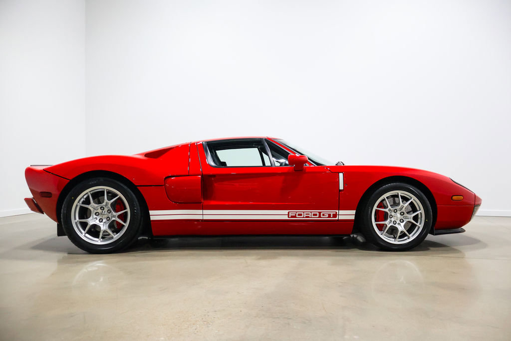 Used 2006 Ford GT RWD image 66