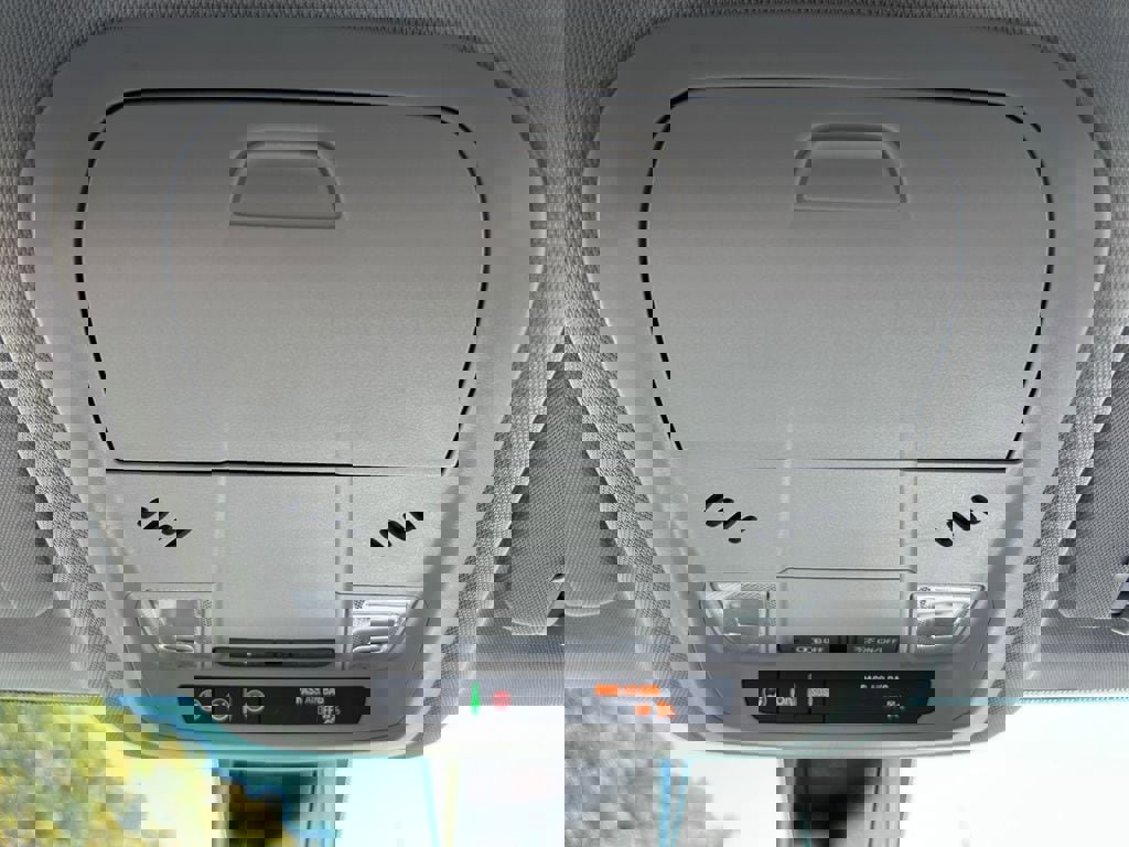 Used 2025 Chevrolet Blazer LT image 26