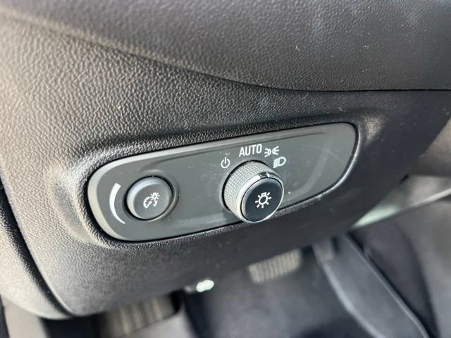 Used 2019 Chevrolet Equinox LT FWD image 17