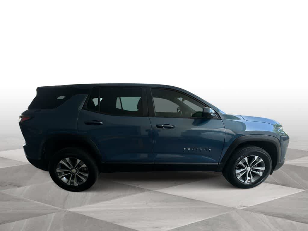 Used 2025 Chevrolet Equinox LT w/ Safety and Technology Package FWD image 9