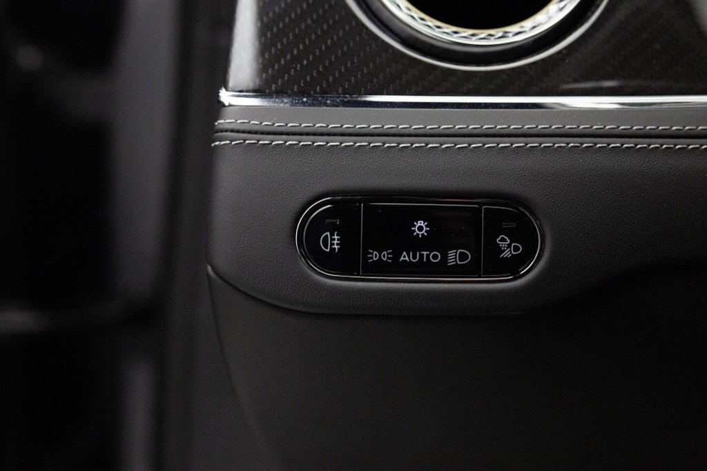 Used 2025 Bentley Flying Spur Plug-In Hybrid image 25