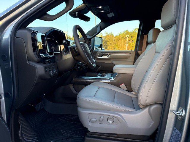 New 2026 Chevrolet Silverado 2500 LTZ w/ LTZ Premium Package AWD/4WD image 18