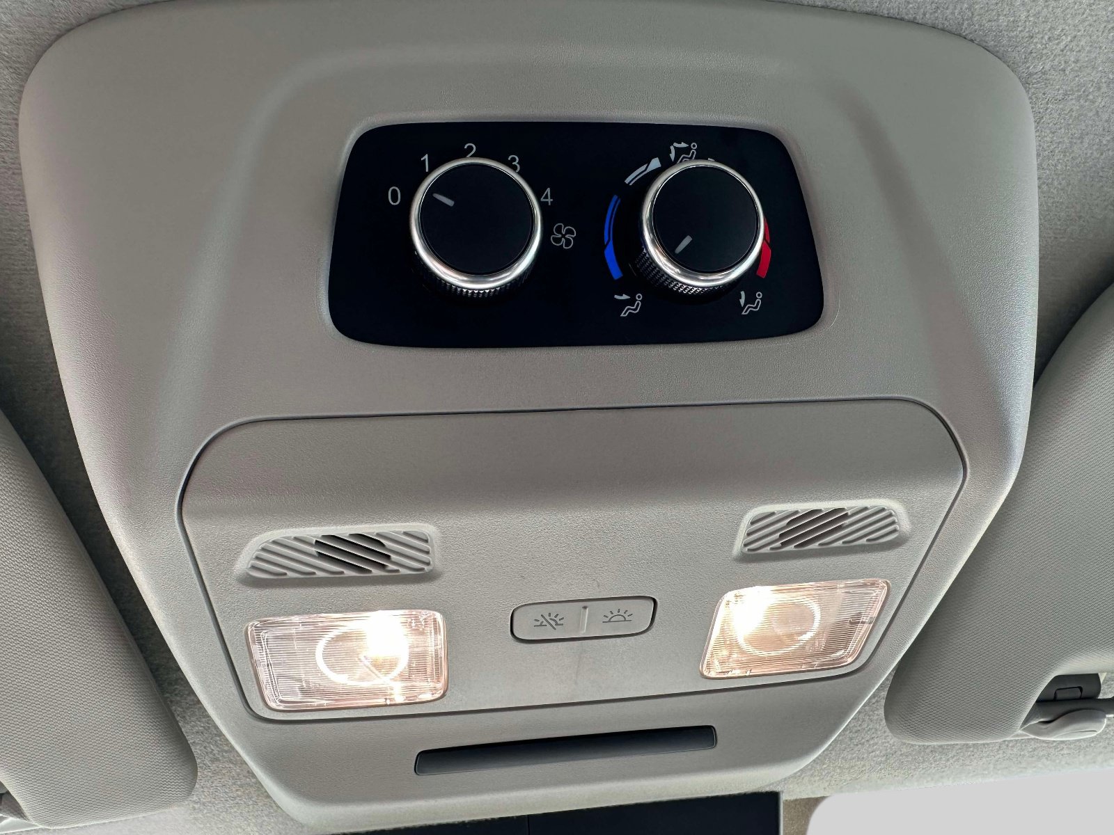 Used 2024 Ford Transit 350 XL RWD image 28