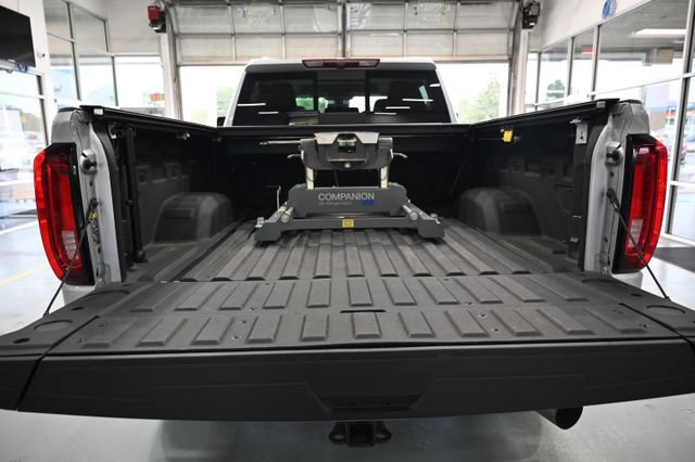 Used 2023 GMC Sierra 2500 Denali AWD/4WD image 9