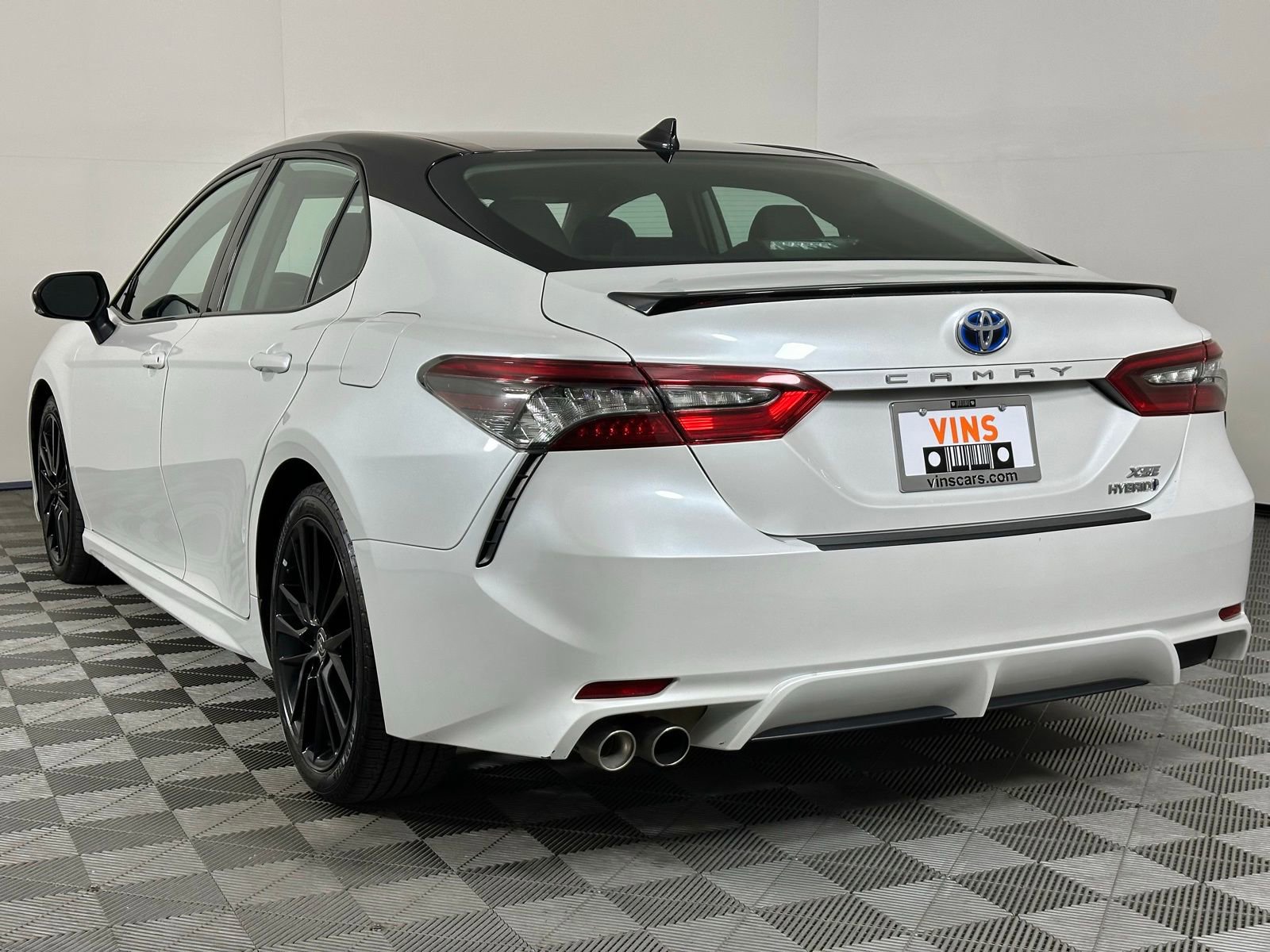 Used 2022 Toyota Camry XSE image 32