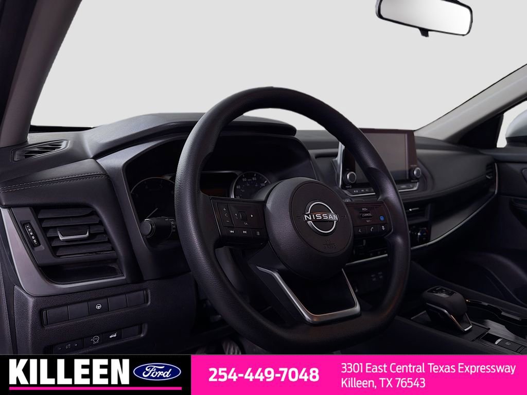 Used 2024 Nissan Rogue SV AWD/4WD image 10