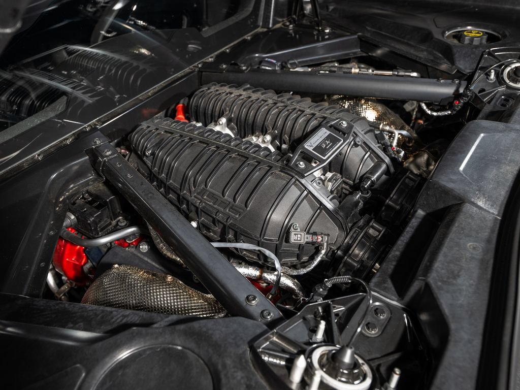 Used 2024 Chevrolet Corvette Z06 RWD image 32