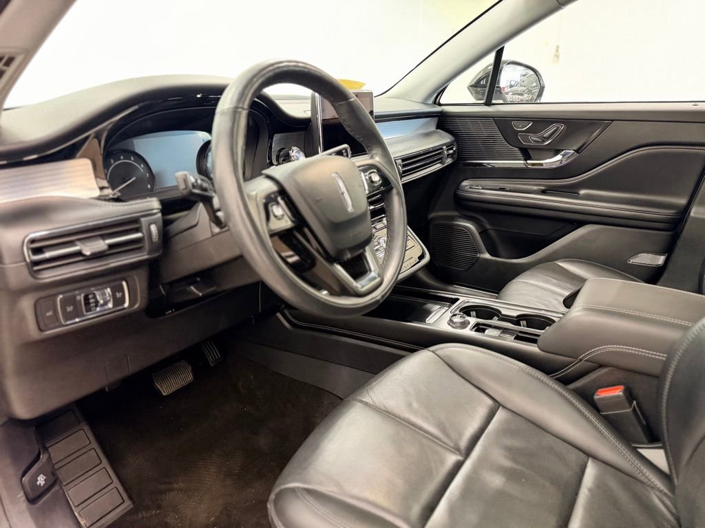 Used 2021 Lincoln Corsair AWD w/ Premium Package image 12