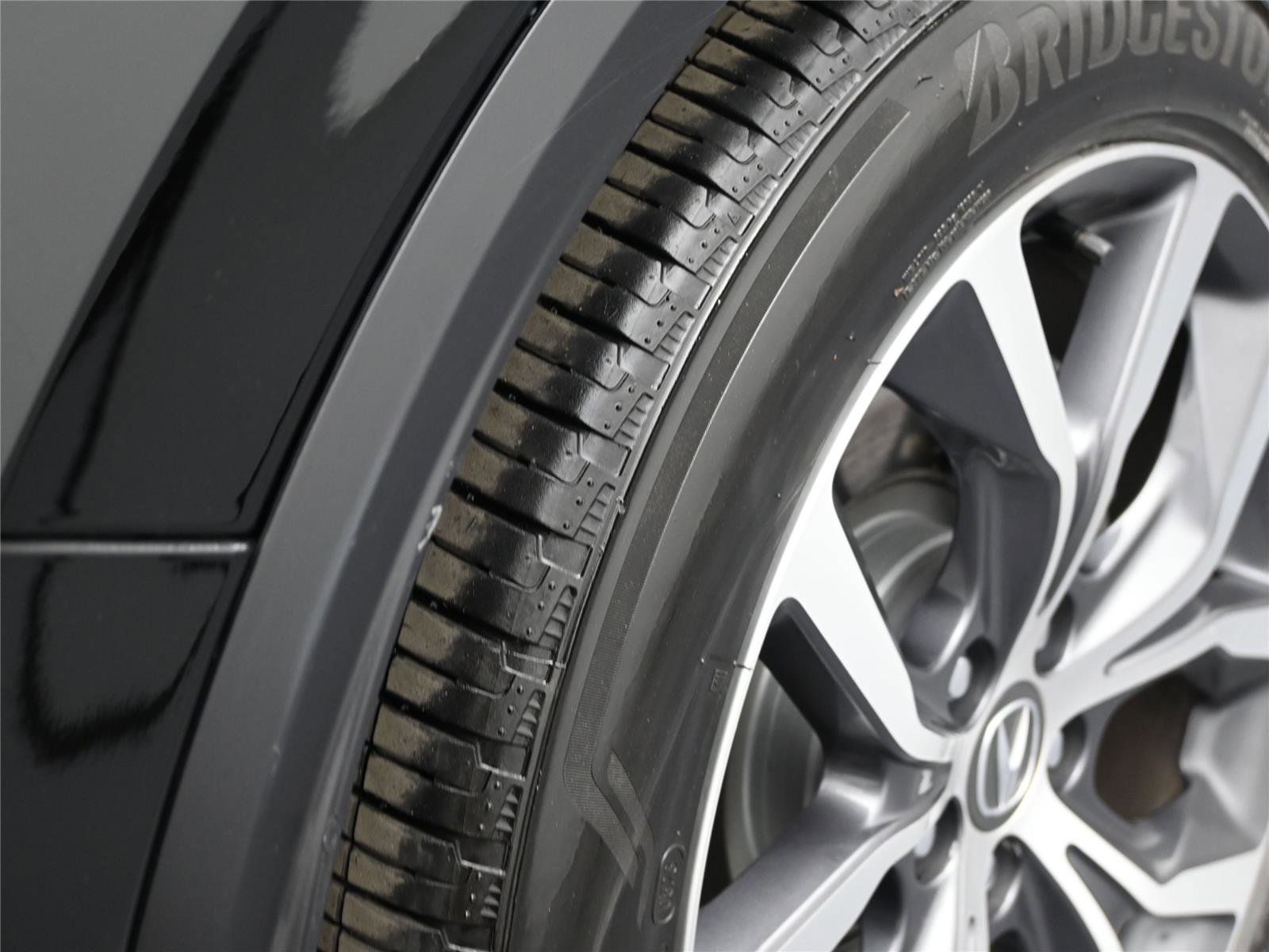 Certified 2023 Acura MDX SH-AWD w/ Technology Package image 15