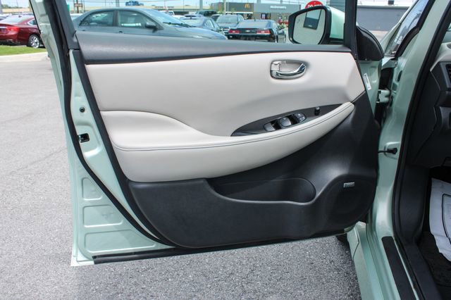 Used 2019 Nissan Leaf SL Plus FWD image 10