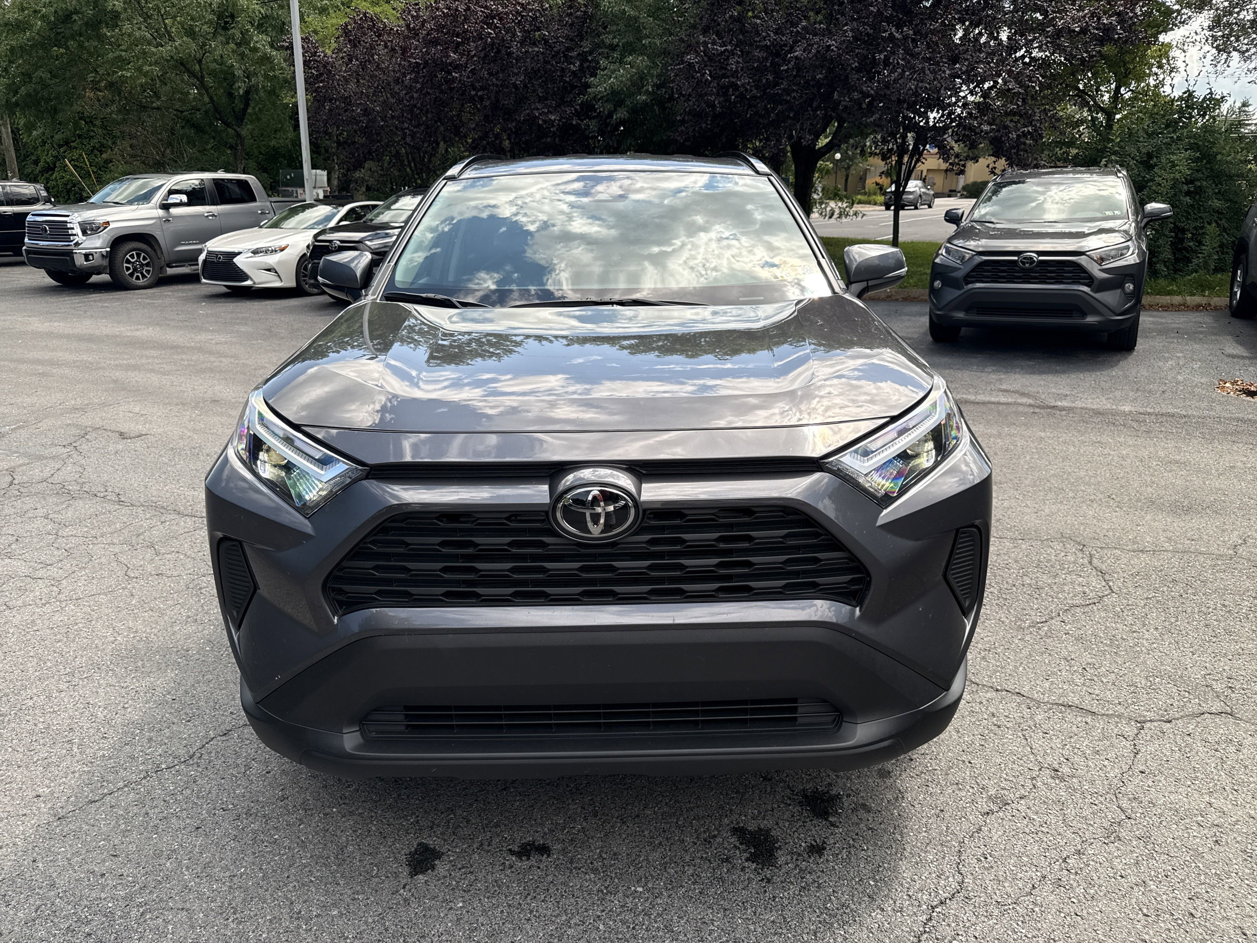 Used 2022 Toyota RAV4 XLE image 2