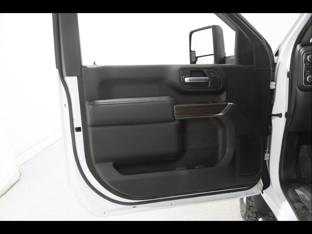 Used 2022 Chevrolet Silverado 3500 LT w/ Convenience Package AWD/4WD image 4