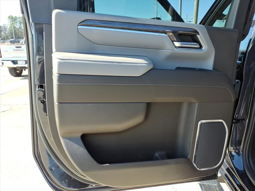 Used 2024 Chevrolet Silverado 2500 LTZ w/ LTZ Plus Package image 22