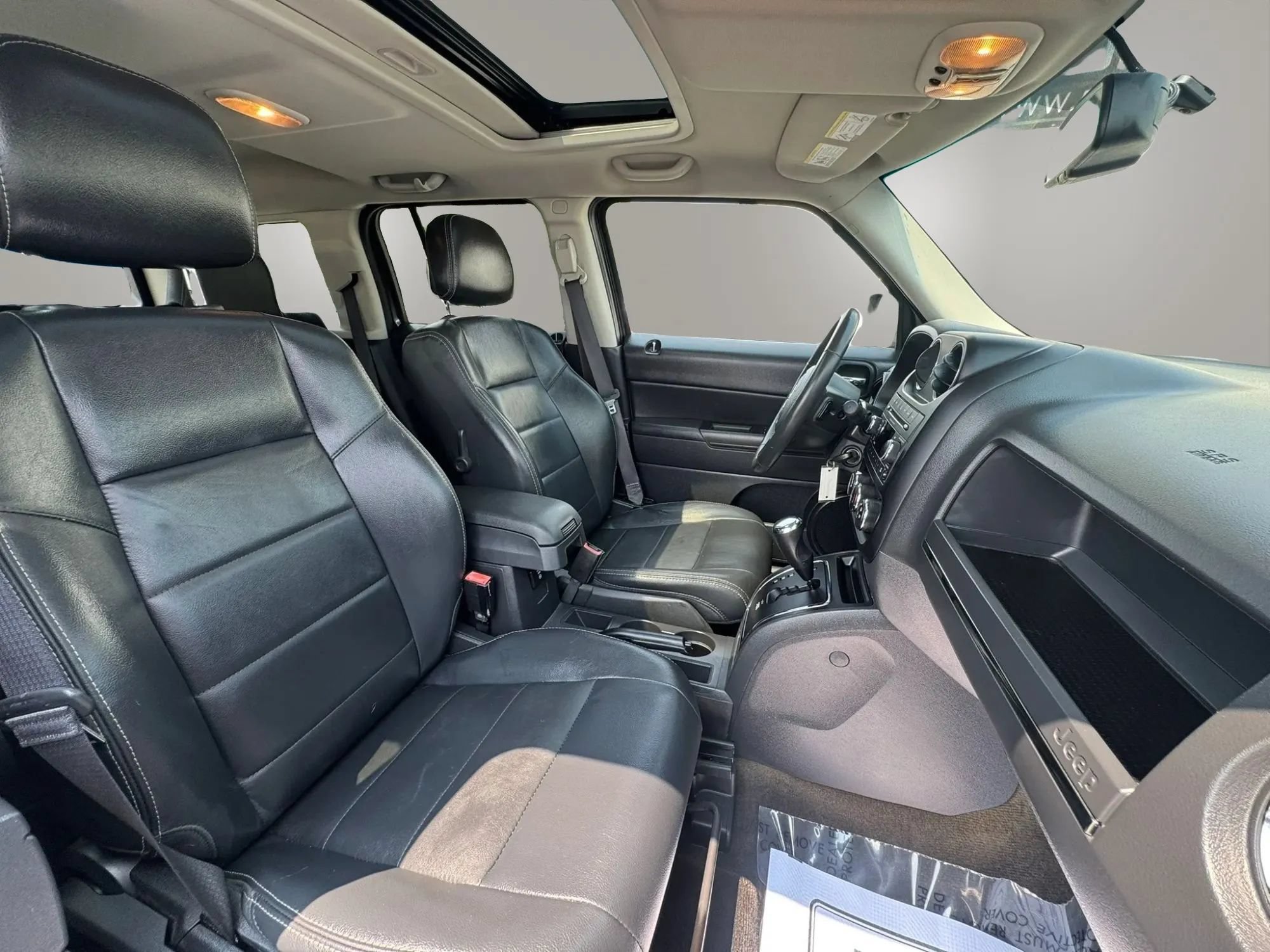 Used 2016 Jeep Patriot High Altitude FWD image 16
