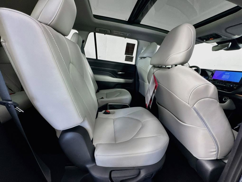 New 2026 Toyota Grand Highlander AWD image 27
