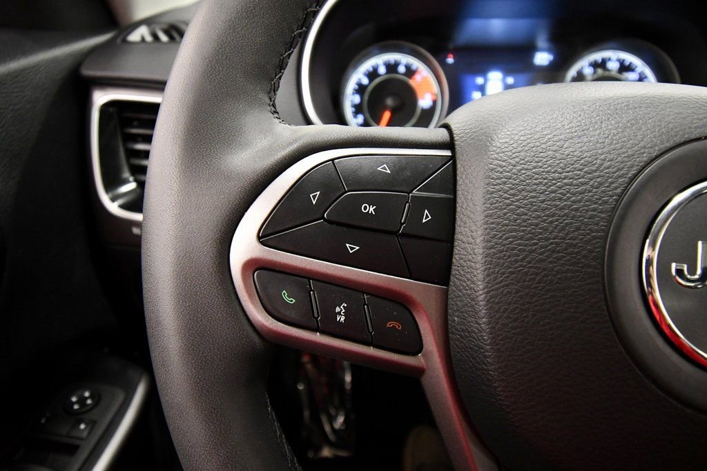 Used 2022 Jeep Cherokee Limited w/ Mopar Interior Package image 20