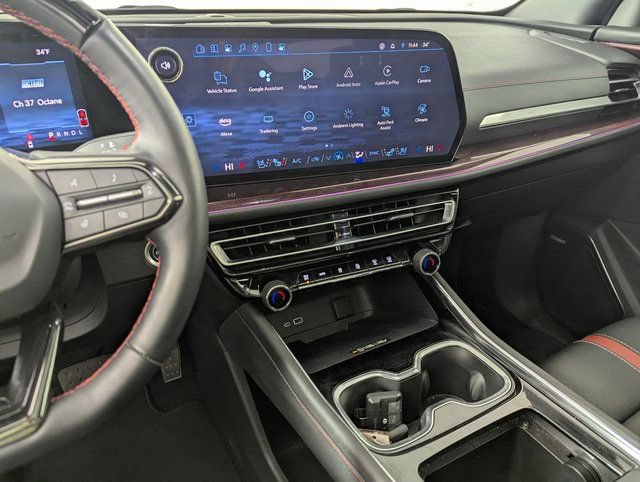 Used 2024 Chevrolet Traverse RS AWD/4WD image 15
