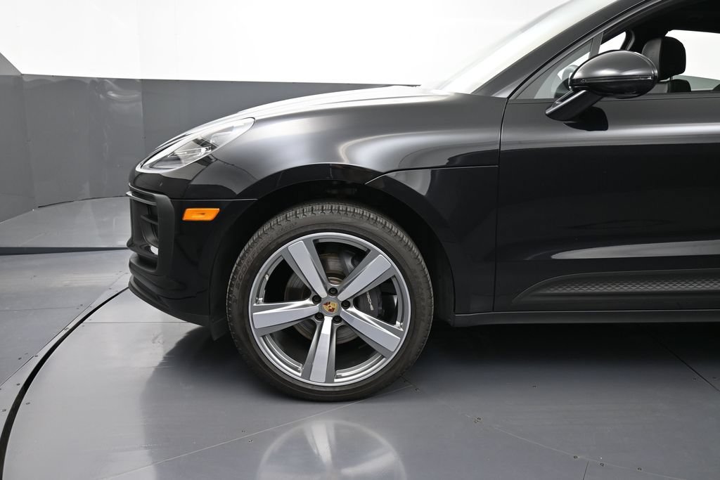 Certified 2024 Porsche Macan AWD/4WD image 12